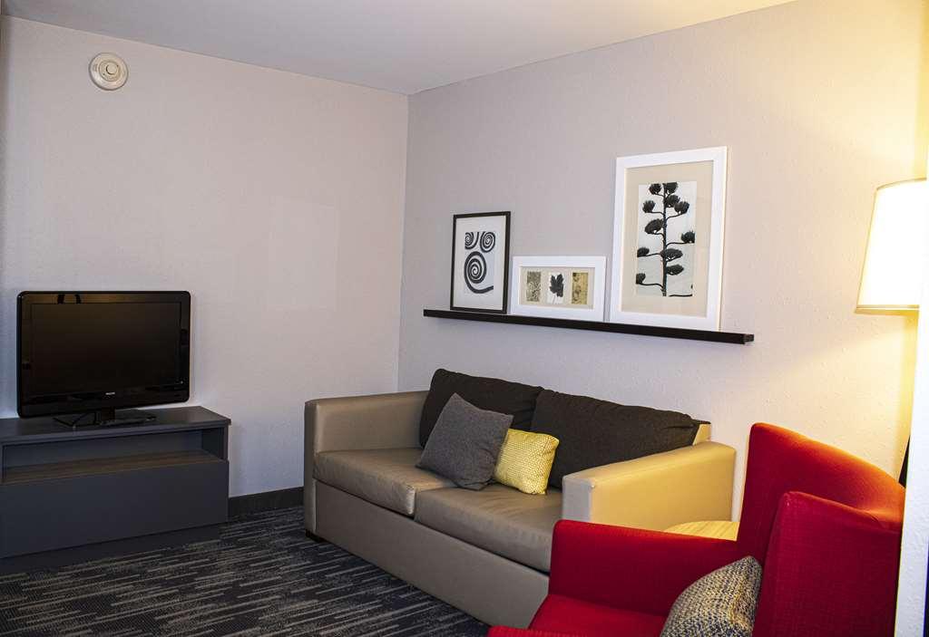 Country & By Radisson, Carlisle, Pa 2*